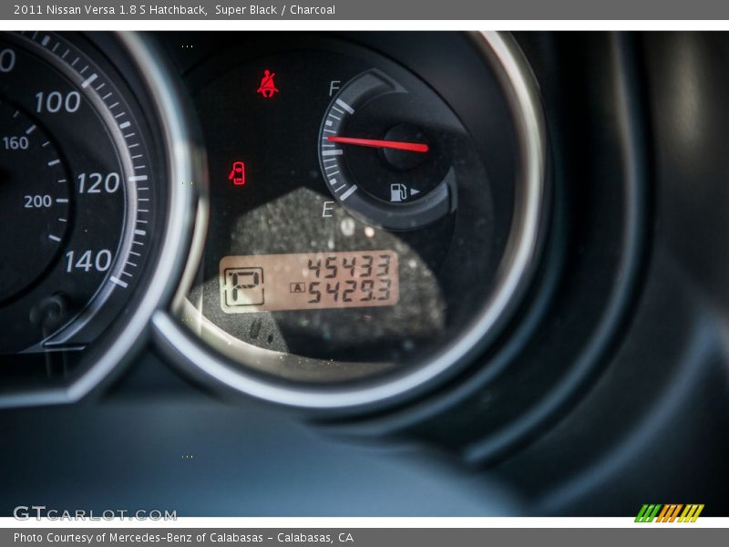 Super Black / Charcoal 2011 Nissan Versa 1.8 S Hatchback