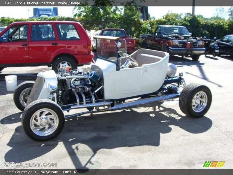 White / Beige 1925 Ford T Bucket Roadster