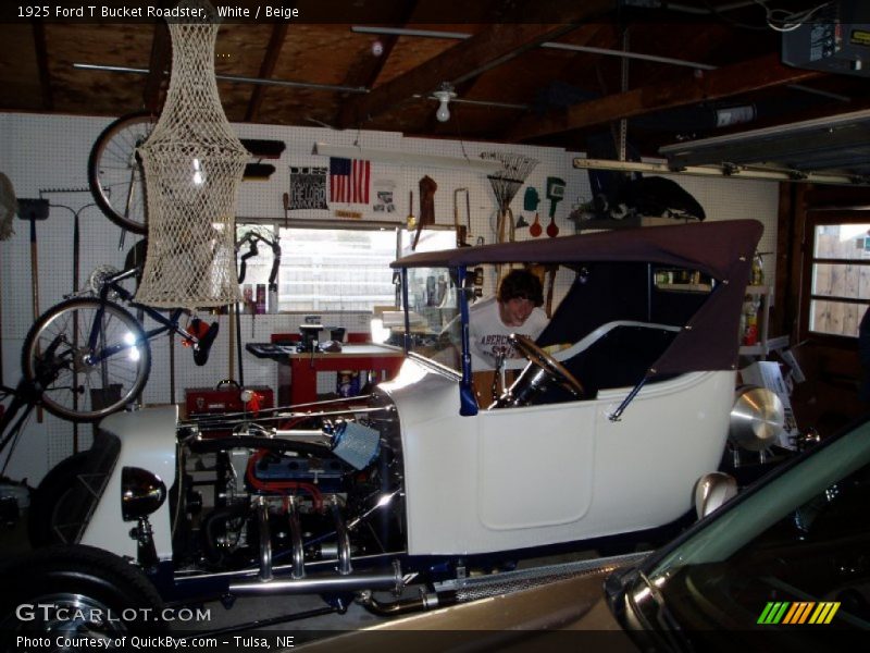White / Beige 1925 Ford T Bucket Roadster