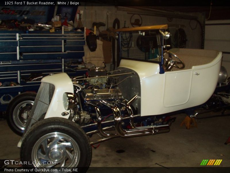 White / Beige 1925 Ford T Bucket Roadster