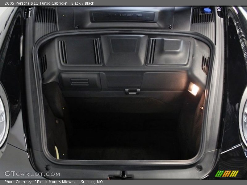  2009 911 Turbo Cabriolet Trunk