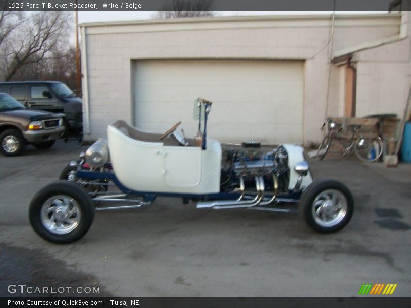 White / Beige 1925 Ford T Bucket Roadster