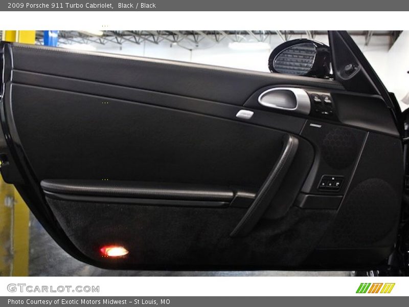 Door Panel of 2009 911 Turbo Cabriolet
