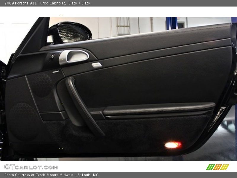 Door Panel of 2009 911 Turbo Cabriolet