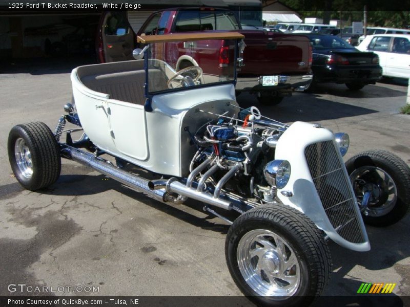 White / Beige 1925 Ford T Bucket Roadster