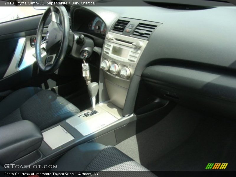 Super White / Dark Charcoal 2010 Toyota Camry SE