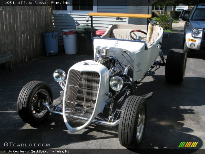 White / Beige 1925 Ford T Bucket Roadster