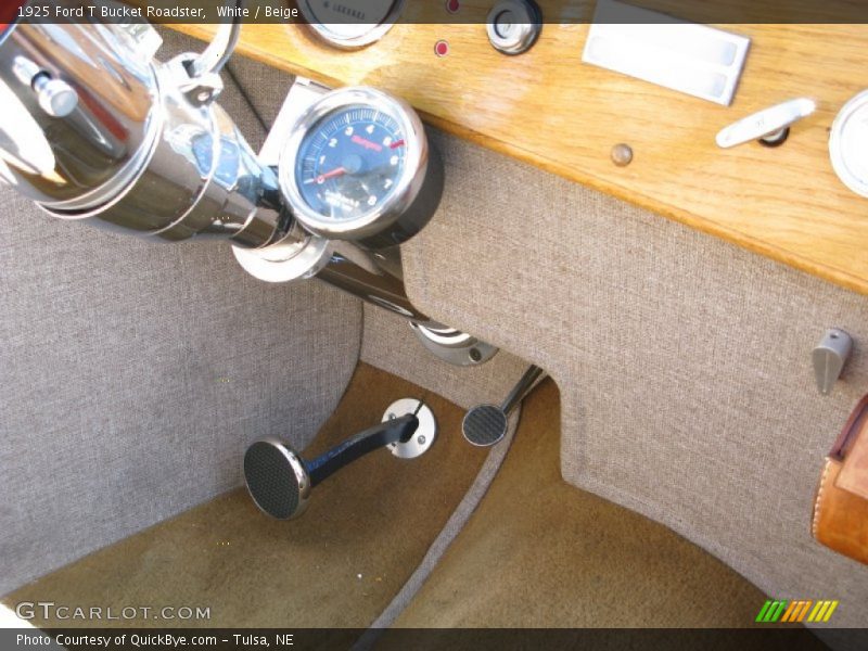 White / Beige 1925 Ford T Bucket Roadster