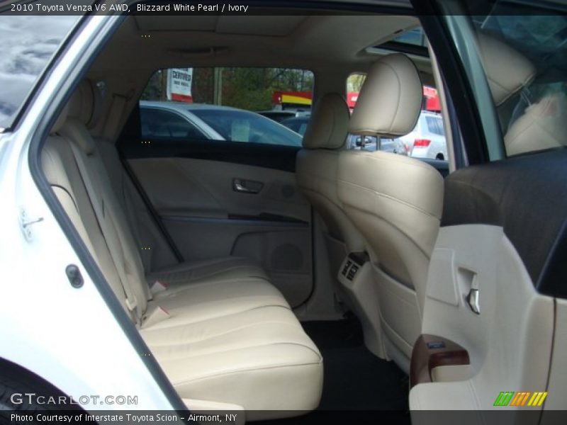 Blizzard White Pearl / Ivory 2010 Toyota Venza V6 AWD