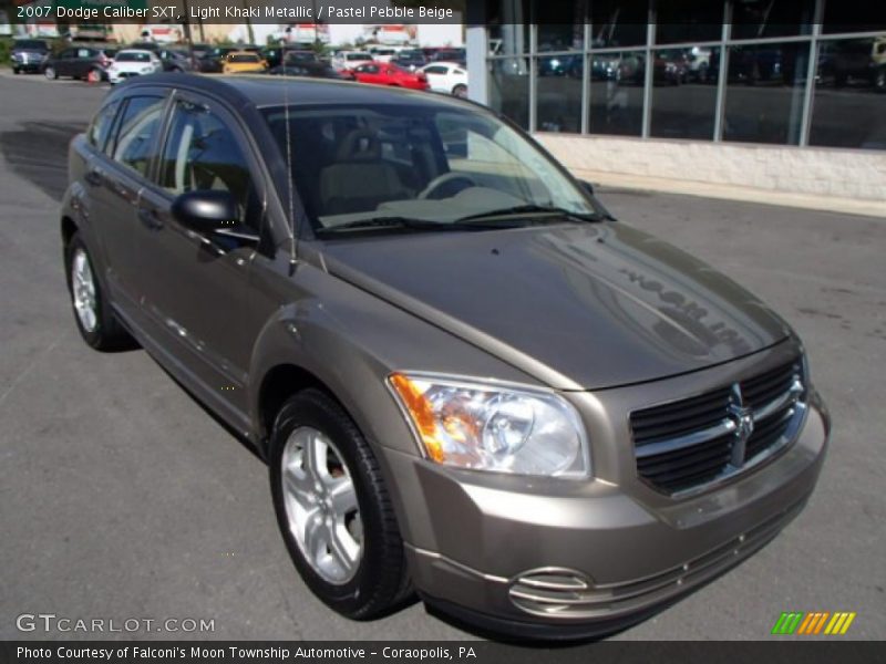 Front 3/4 View of 2007 Caliber SXT