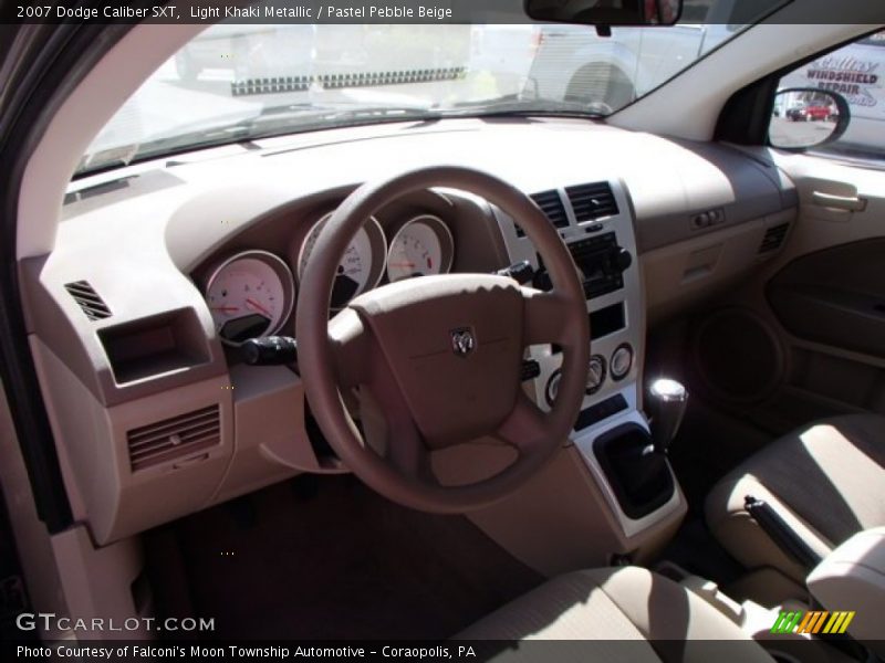 Dashboard of 2007 Caliber SXT