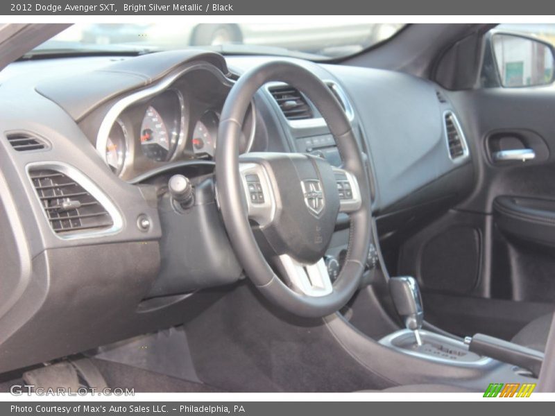 Bright Silver Metallic / Black 2012 Dodge Avenger SXT