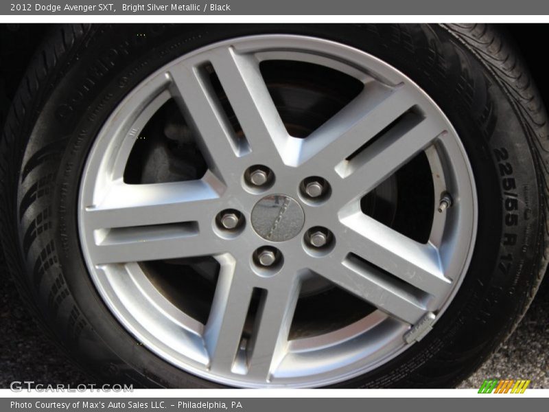 Bright Silver Metallic / Black 2012 Dodge Avenger SXT