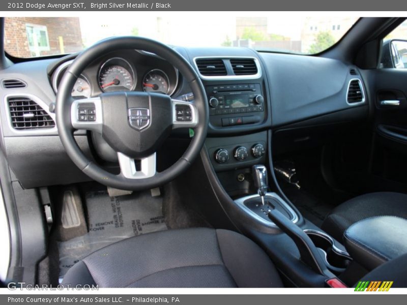 Bright Silver Metallic / Black 2012 Dodge Avenger SXT