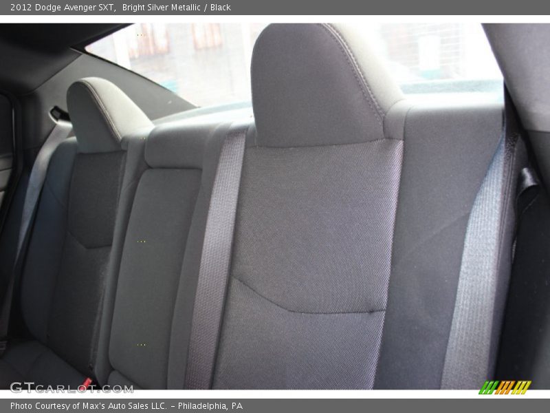 Bright Silver Metallic / Black 2012 Dodge Avenger SXT