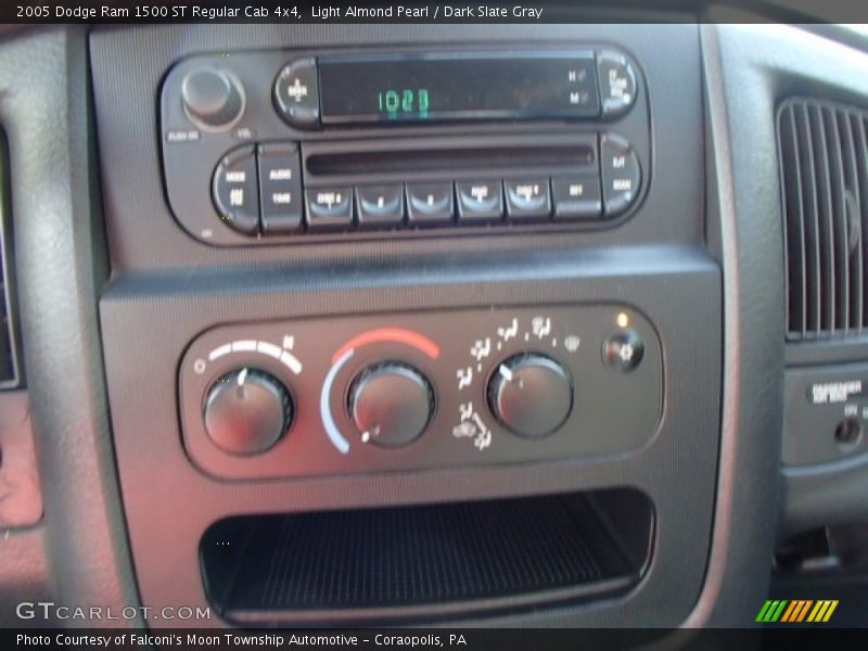 Light Almond Pearl / Dark Slate Gray 2005 Dodge Ram 1500 ST Regular Cab 4x4