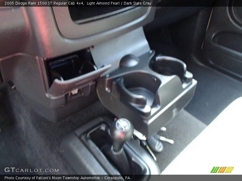 Light Almond Pearl / Dark Slate Gray 2005 Dodge Ram 1500 ST Regular Cab 4x4