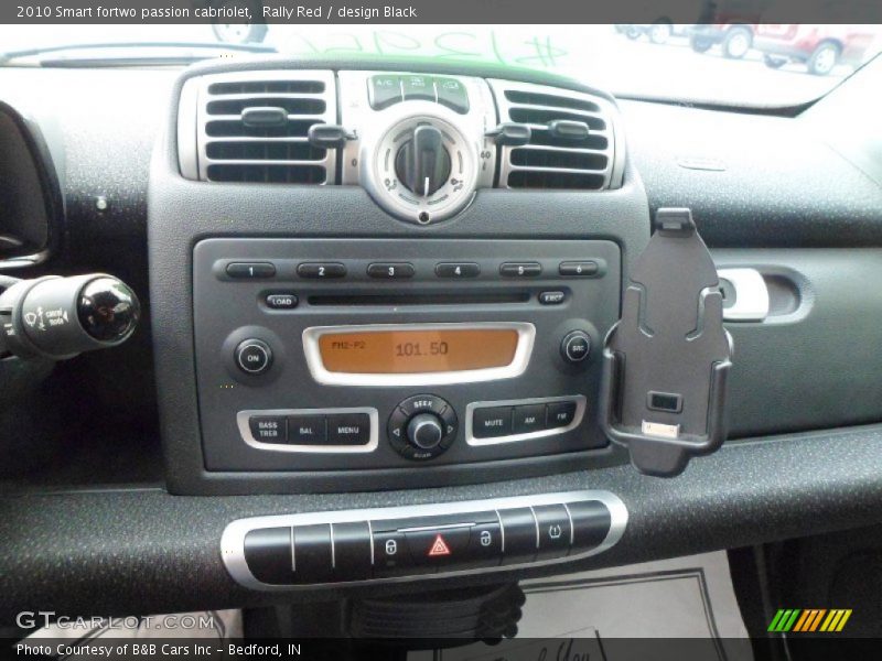 Controls of 2010 fortwo passion cabriolet