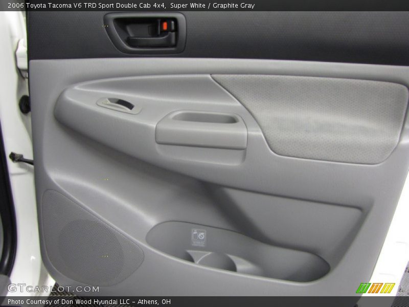 Super White / Graphite Gray 2006 Toyota Tacoma V6 TRD Sport Double Cab 4x4