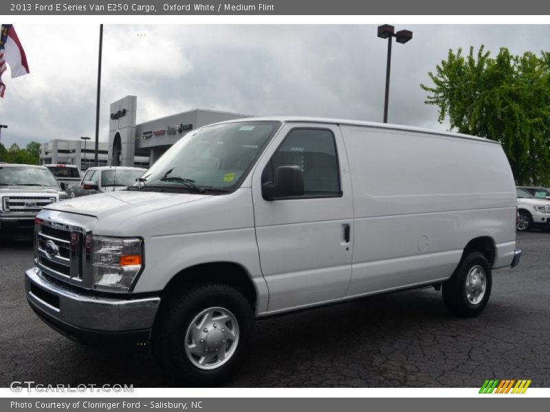 Front 3/4 View of 2013 E Series Van E250 Cargo