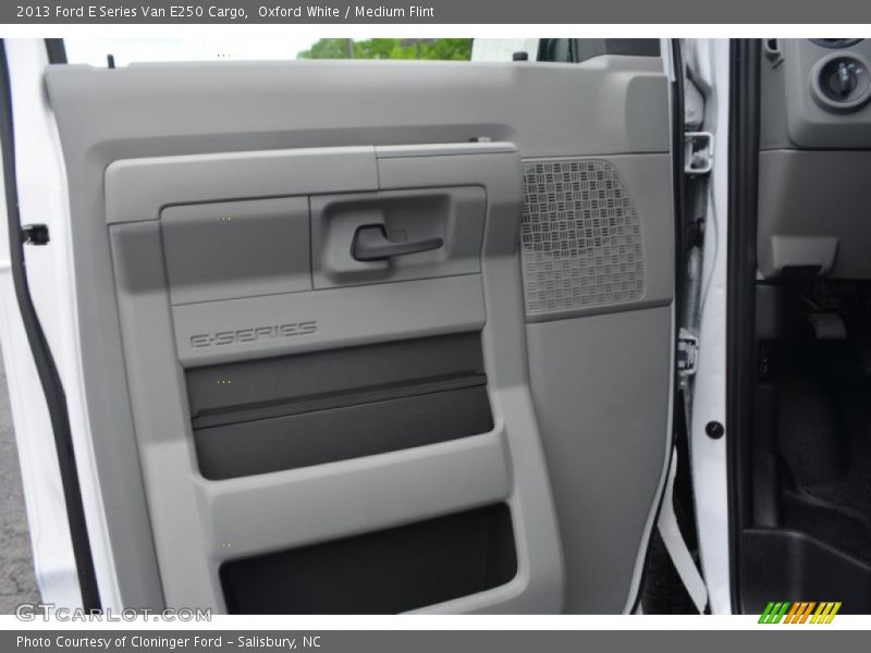Oxford White / Medium Flint 2013 Ford E Series Van E250 Cargo