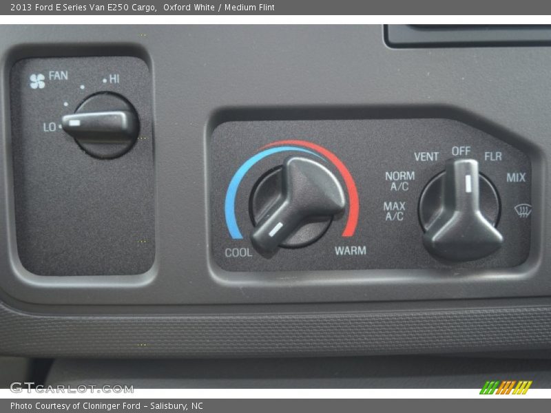 Oxford White / Medium Flint 2013 Ford E Series Van E250 Cargo