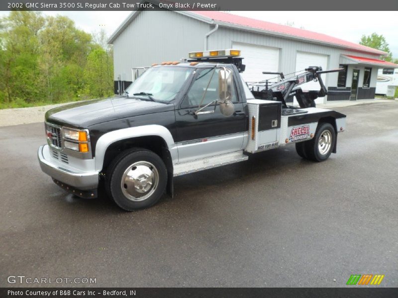 Front 3/4 View of 2002 Sierra 3500 SL Regular Cab Tow Truck