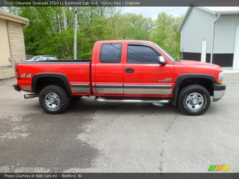 Victory Red / Graphite 2002 Chevrolet Silverado 2500 LS Extended Cab 4x4