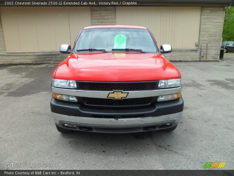 Victory Red / Graphite 2002 Chevrolet Silverado 2500 LS Extended Cab 4x4