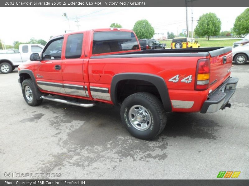 Victory Red / Graphite 2002 Chevrolet Silverado 2500 LS Extended Cab 4x4