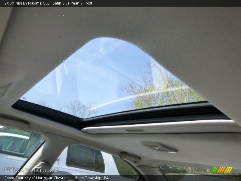 Satin Blue Pearl / Frost 2000 Nissan Maxima GLE