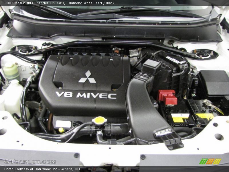 Diamond White Pearl / Black 2007 Mitsubishi Outlander XLS 4WD