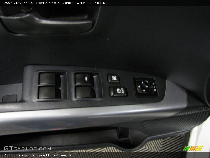 Diamond White Pearl / Black 2007 Mitsubishi Outlander XLS 4WD