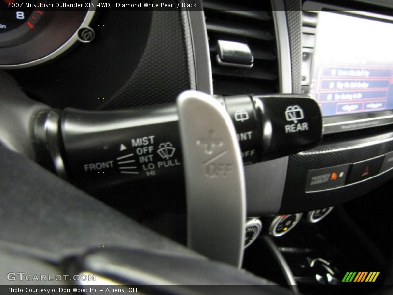 Diamond White Pearl / Black 2007 Mitsubishi Outlander XLS 4WD