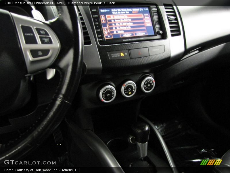 Diamond White Pearl / Black 2007 Mitsubishi Outlander XLS 4WD