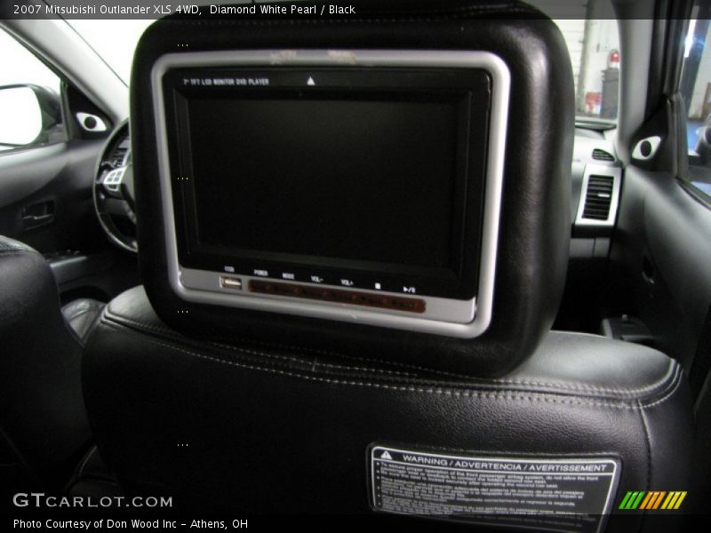 Diamond White Pearl / Black 2007 Mitsubishi Outlander XLS 4WD