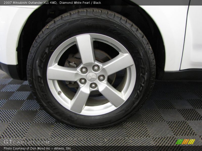 Diamond White Pearl / Black 2007 Mitsubishi Outlander XLS 4WD
