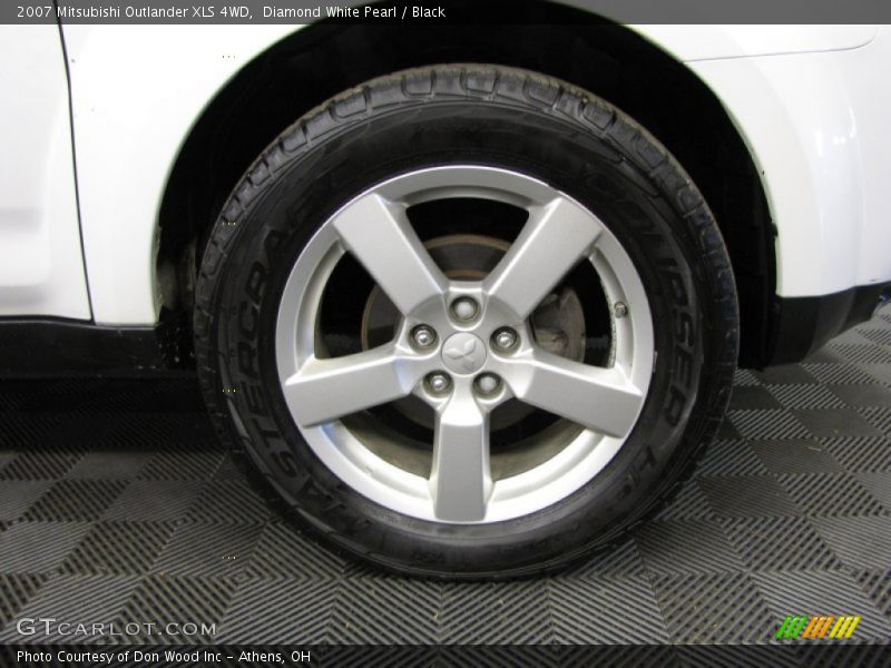 Diamond White Pearl / Black 2007 Mitsubishi Outlander XLS 4WD