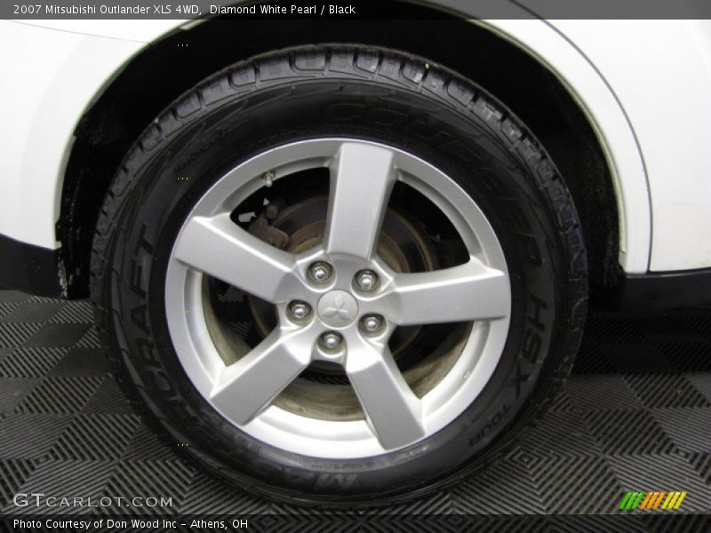 Diamond White Pearl / Black 2007 Mitsubishi Outlander XLS 4WD