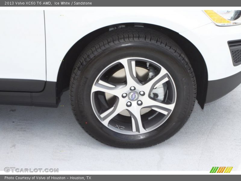 Ice White / Sandstone 2013 Volvo XC60 T6 AWD