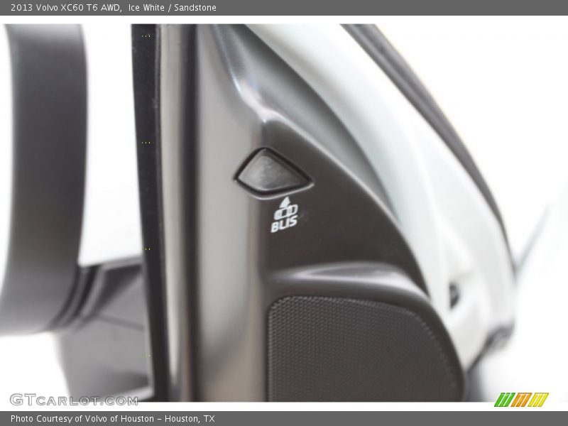 Ice White / Sandstone 2013 Volvo XC60 T6 AWD