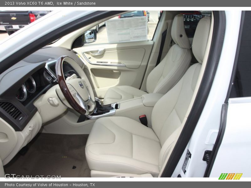 Ice White / Sandstone 2013 Volvo XC60 T6 AWD