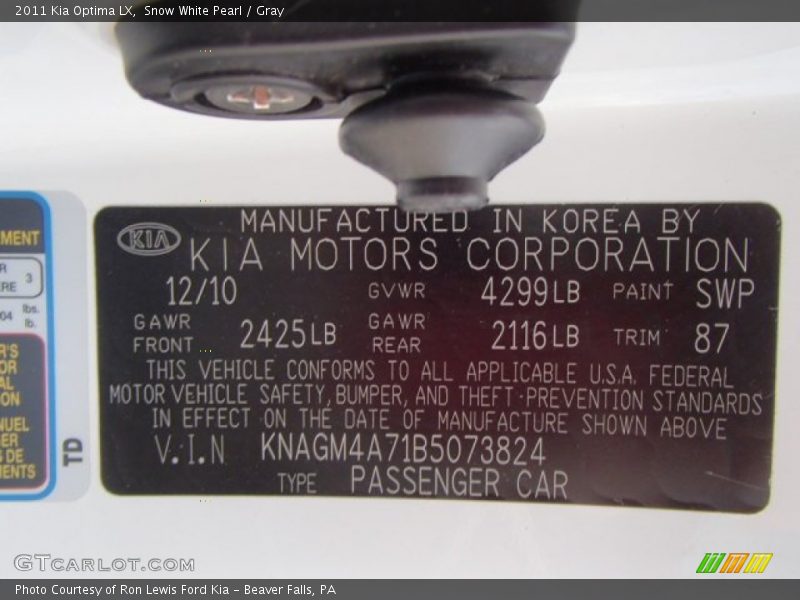 Snow White Pearl / Gray 2011 Kia Optima LX