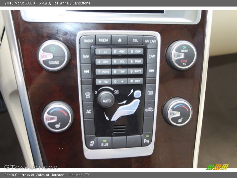 Ice White / Sandstone 2013 Volvo XC60 T6 AWD
