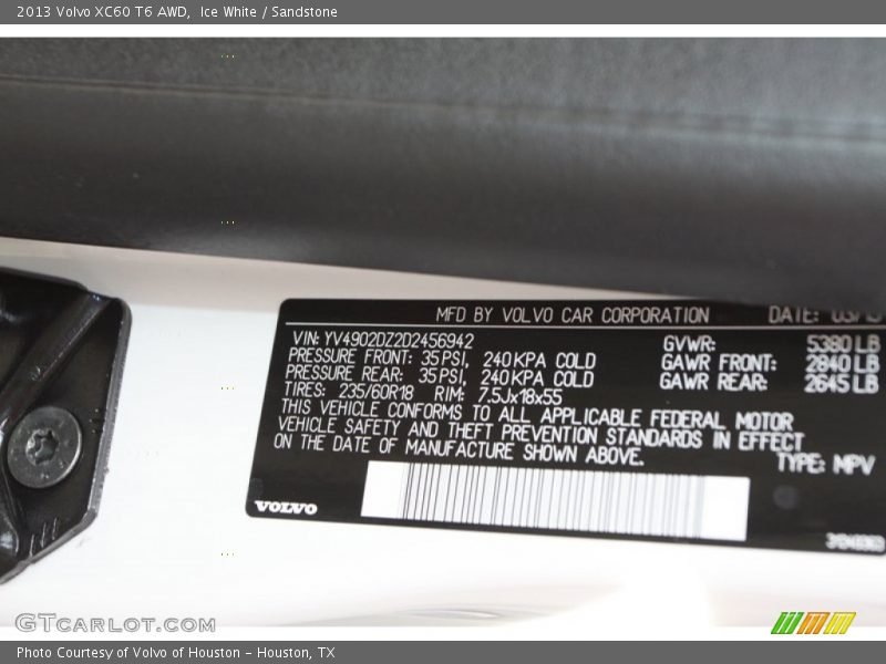 Ice White / Sandstone 2013 Volvo XC60 T6 AWD