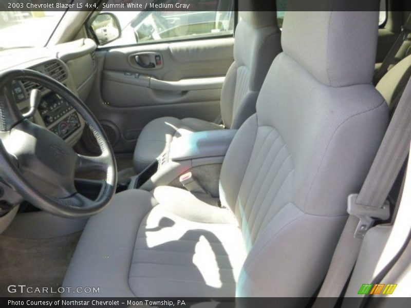 Summit White / Medium Gray 2003 Chevrolet Blazer LS 4x4