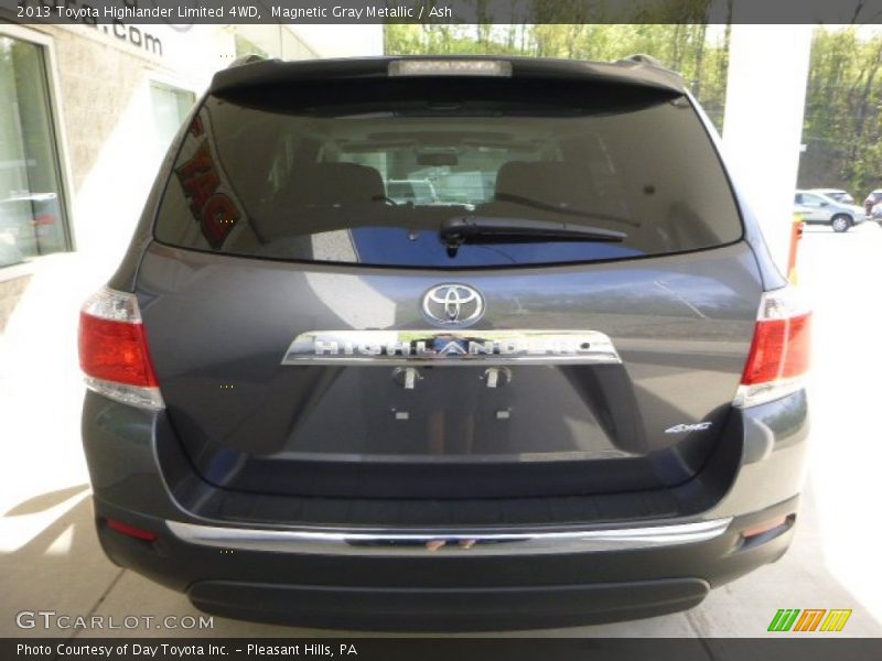 Magnetic Gray Metallic / Ash 2013 Toyota Highlander Limited 4WD