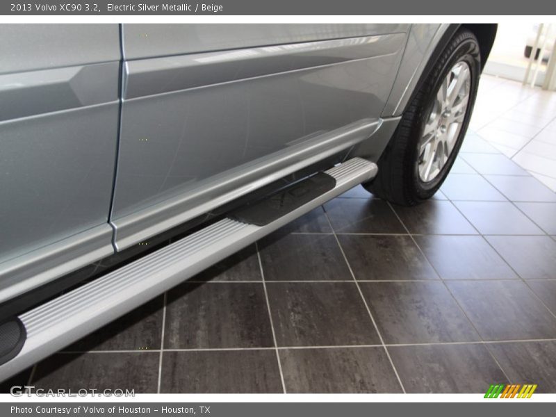 Electric Silver Metallic / Beige 2013 Volvo XC90 3.2