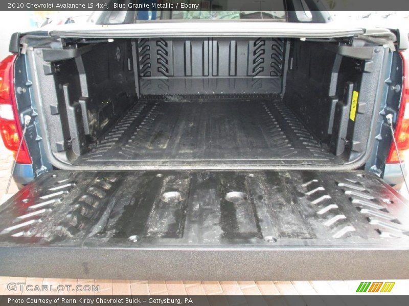 Blue Granite Metallic / Ebony 2010 Chevrolet Avalanche LS 4x4