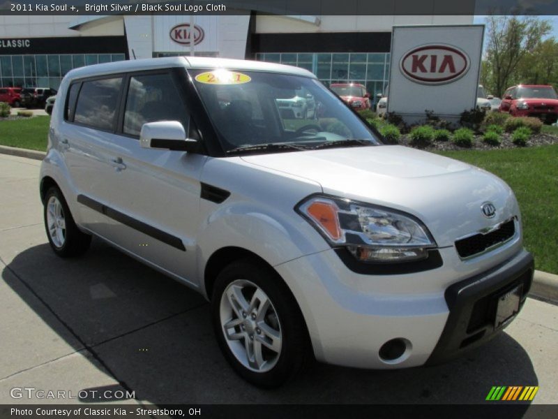 Bright Silver / Black Soul Logo Cloth 2011 Kia Soul +